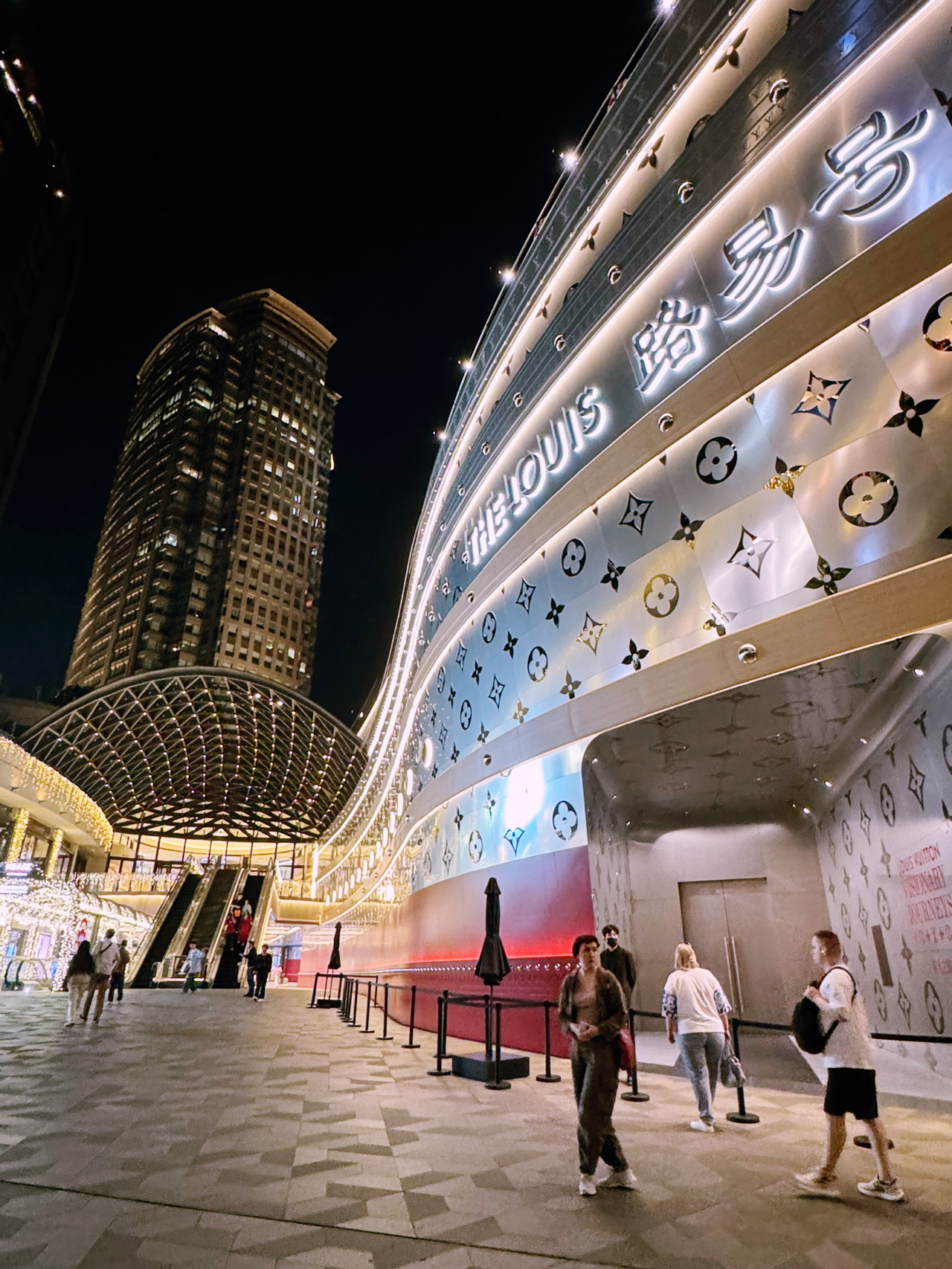 #souvenirguide 

Hello, my traveling stars! ✨ If you think "The Louis" ship in Shanghai is just a futuristic museum for taking photos, you are missing out on the best part. This architectural masterpiece is actually a treasure trove for luxury shoppers and collectors! If you want a truly unforgettable, high-end souvenir from Shanghai, this is the place to be.Inside this stunning metallic cruise ship, Louis Vuitton offers a completely unique retail experience. Here is my ultimate shopping checklist:The Travel Room Icons: Since the ship theme is all about journeys, head straight to the travel section. You can buy their world-famous luxury trunks, travel bags, and exclusive Shanghai-branded city travel guides that look beautiful on any coffee table.Limited-Edition Collections: This store gets the rarest pieces in China! Look out for exclusive, limited-edition capsule collections, artist collaborations, and unique accessories that you won’t find in regular mall boutiques back home.The LV Café Treats: Want a more budget-friendly but stylish souvenir? Visit their gorgeous upper-deck café. You can buy beautifully packaged luxury chocolates or pastries with the iconic LV monogram!

👉 Quick Poll Time: What is your ultimate dream luxury souvenir?A classic, high-end designer travel bag 
👜A beautifully designed city travel guidebook 
📚Premium branded chocolates in a luxury box 🍫

Tell us below! 💬