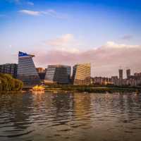 A Stunning Xi'an Lake