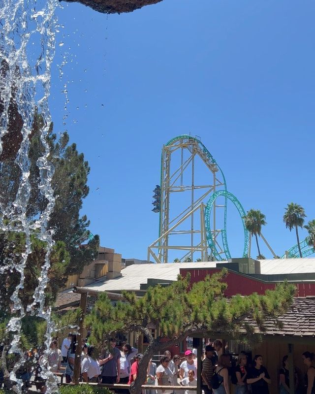 Adventures at Knott's Berry Farm: Coasters and Laughter Galore! 🎢😂