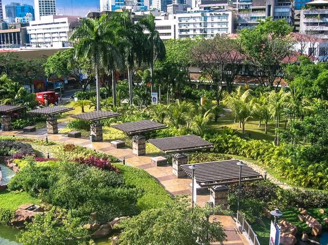 A Charming Park in Makati!🇵🇭