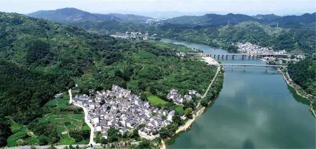 Ink painting of Xin'an River, the prosperity is no longer in Shendu Town, around China self-driving D12