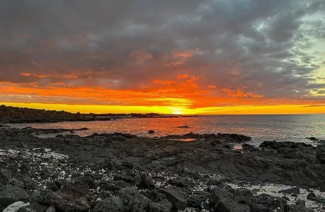 The unmissable island of those years, Hawaii