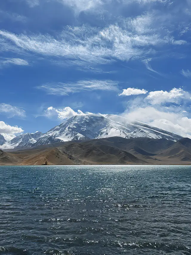 Southern Xinjiang: Lake Karakul under the Mustagata Peak