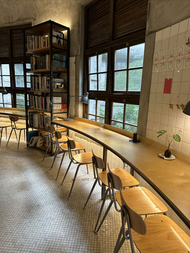 台北｜以前只知道誠品，原來圖書館也這麼棒