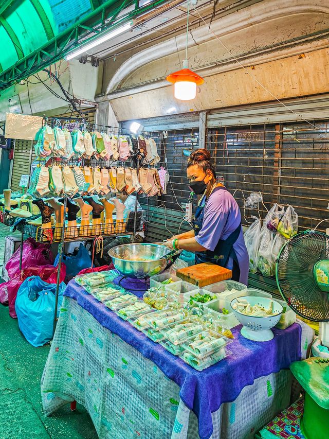 曼谷本地人逛的美食街｜公園後門市場