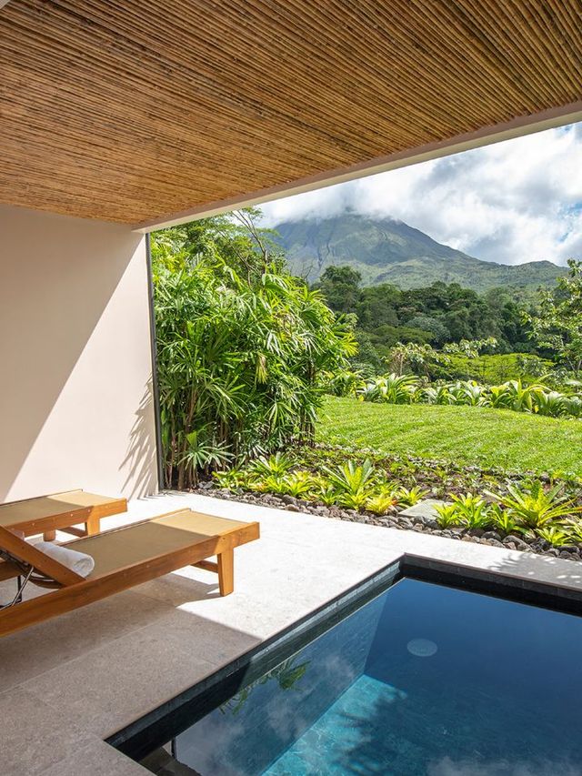 🌋✨ Costa Rica's Tabacon Oasis: A Thermal Delight! 🌺🍃