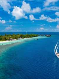 🏝️ Unwind in Paradise: Mirihi Island Resort, Maldives 🌊