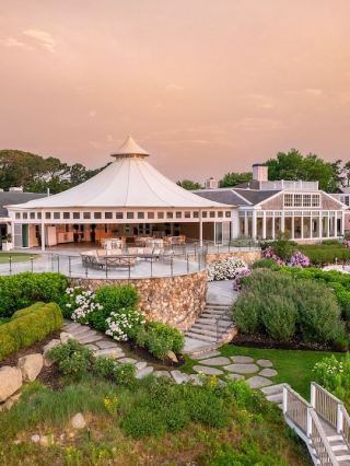 🏨✨ East Harwich Haven: Luxe Stays & Fairways 🏌️‍♂️