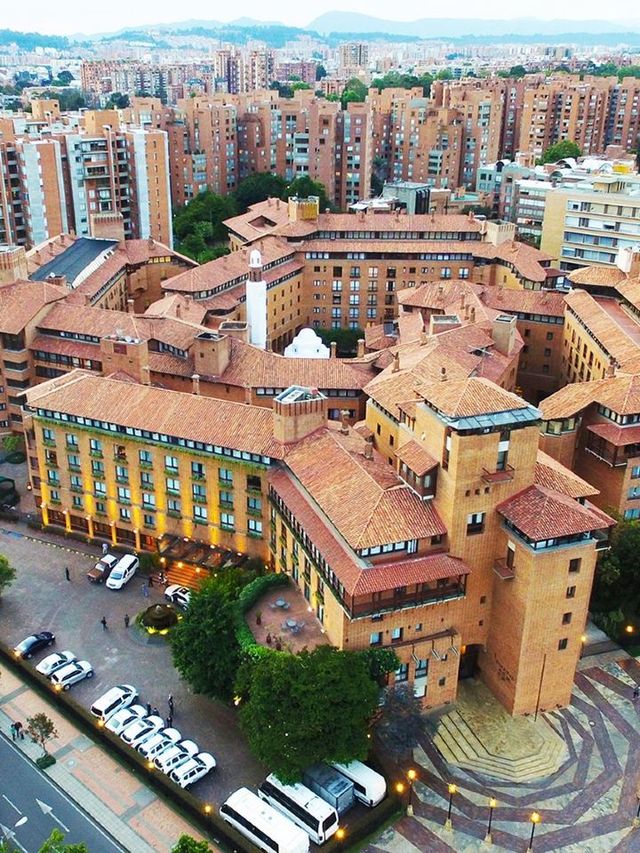 Bogota's Best: Hotel Estelar la Fontana 🏨✨