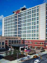 🌟 Indy's Marvelous Marriott: Downtown Delights! 🏨✨