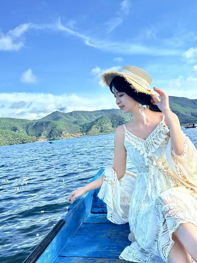 瀘沽湖真的不會白來一半是湖水一半是人生。