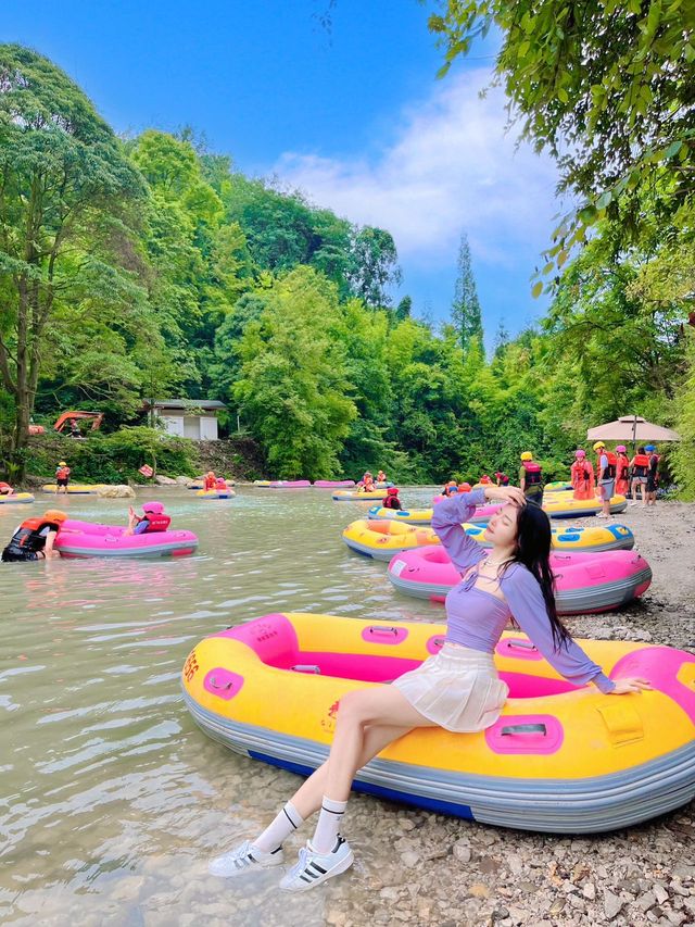 成都戶外避暑攻略|夏日玩水聖地森林瀑布漂流。
