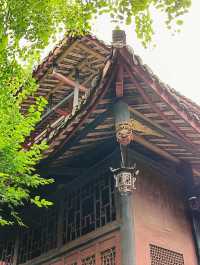 四川旅遊 | 開門見山第一寺–峨眉山報國寺。