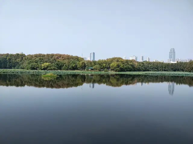 Wuhan East Lake Xingyin Pavilion Tingtao.