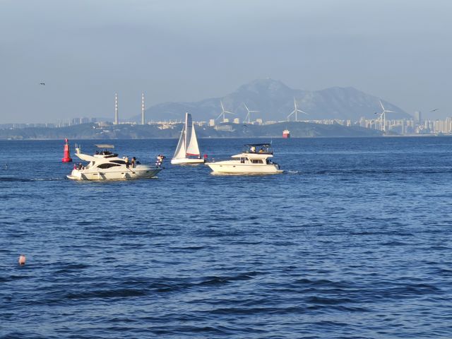 大連東港碼頭：玩海上運動和看海邊夕陽。
