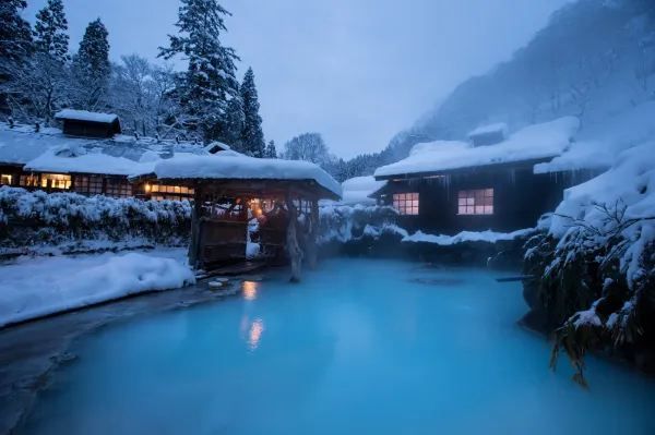Hotel Aesthetics: The Ultimate Hot Spring Inn - Tsurunoyu