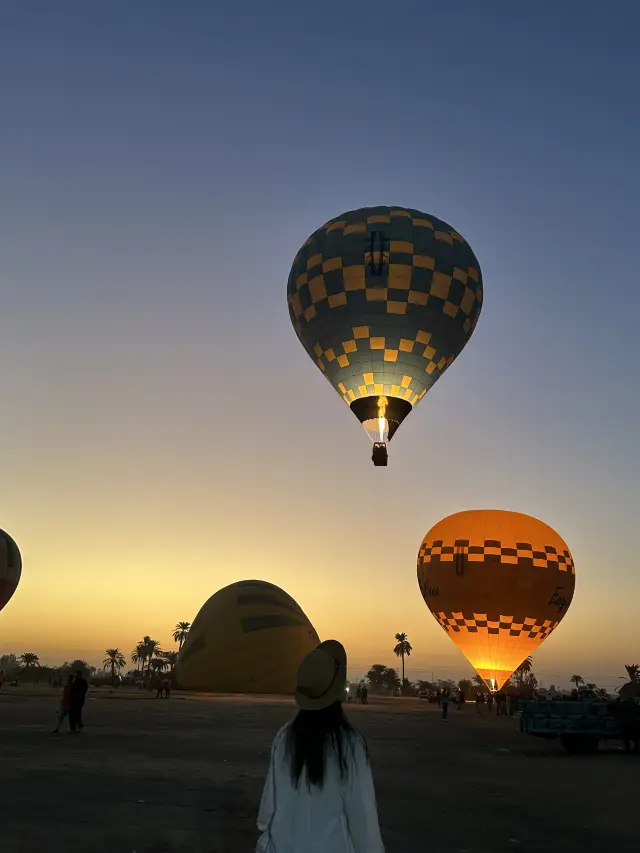 Luxor hot air balloon, a thousand years of romance on the Nile River. 