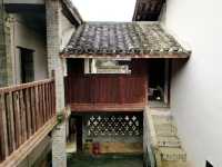 一座大宅院，四位大將軍