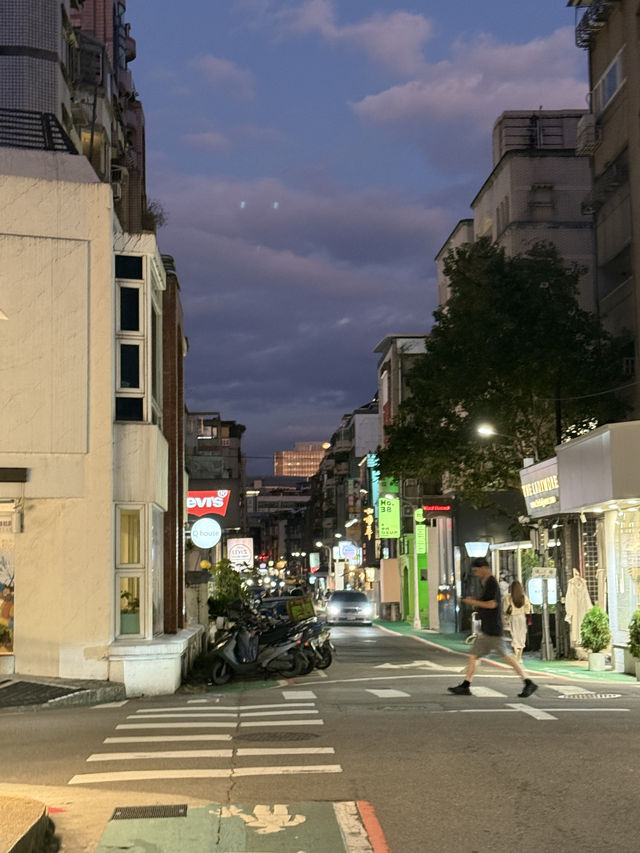 台北旅行美食指南：探索東區粉圓與士林夜市