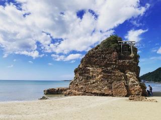 Japan's most mysterious coast—Inasa Beach: An encounter with the gods!