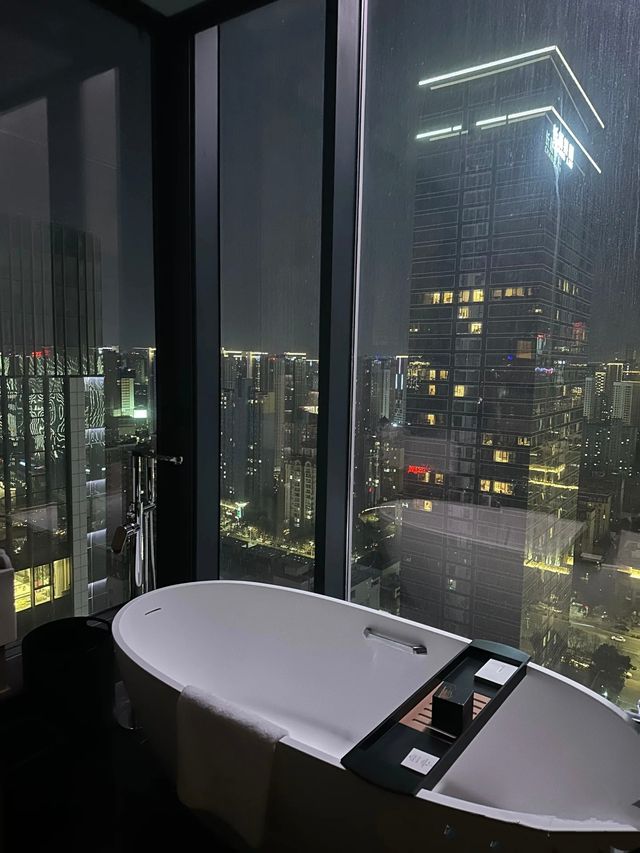 西安高新J萬豪，浴缸景觀一流