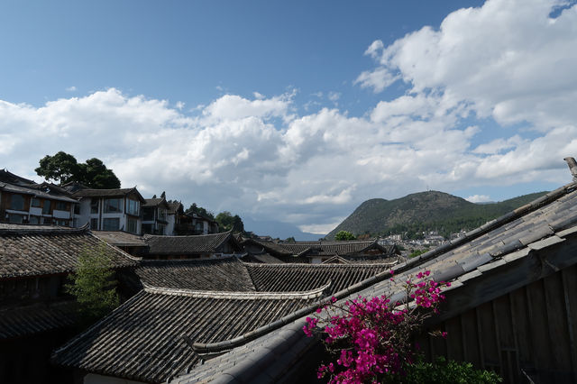麗江泊心雲舍：天空之鏡上的古城盛景