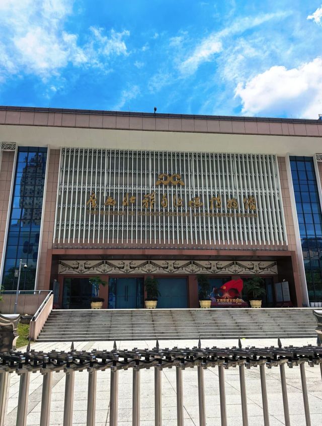 住進煙火氣中心，解鎖本地人私藏好去處。