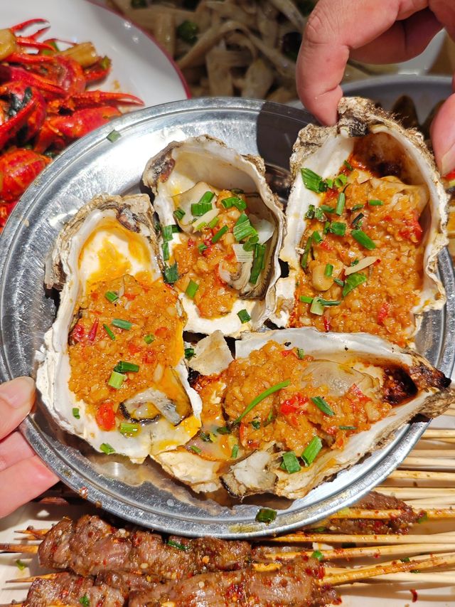 武漢！1蚊/串嘅炭烤鮮牛肉·平到難以置信