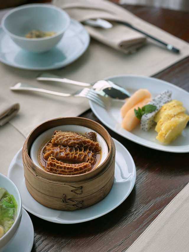 靚正探店 | 小蠻腰view配點心，太絕了