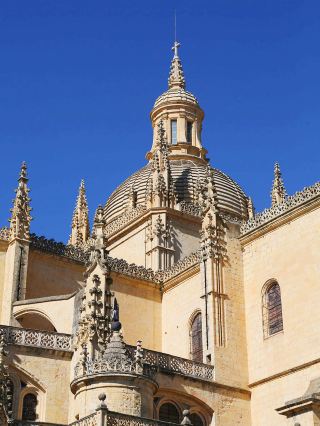 Nhà thờ Segovia: Sự kết thúc tráng lệ của kiến trúc Gothic
