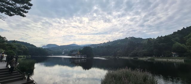 雲霧繚繞的絕美山居大美廬山 雲霧繚繞的絕美山居大美廬山