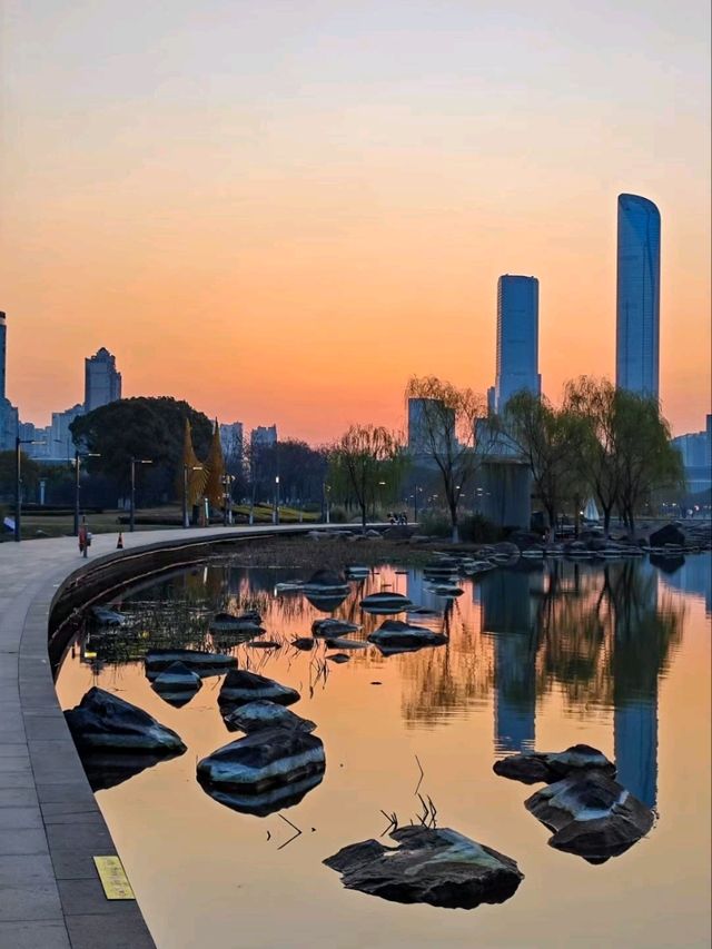 Chasing the Sunset at Northern Jinji Lake, Suzhou