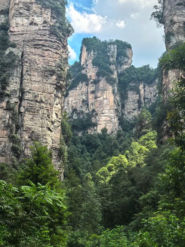 張家界4天3夜懶人包：探奇峰·品三下鍋·漫步雲端