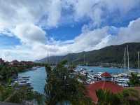 Ideal Stopover with Minor Dining Discomfort