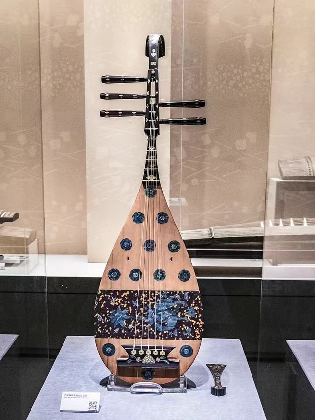 彈撥樂器博物館