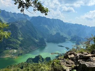 A Hidden Mountain and Water Paradise in Lingyun