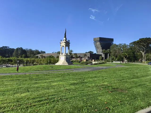 De Young Museum in San Francisco Great for Photos, Exploring, and Shopping