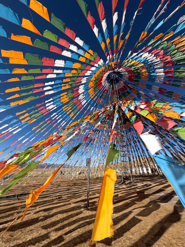 祁連山秋冬奇遇：從色彩派對到靜默雪國 