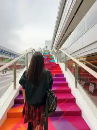 旺角薈彩繪階梯|一步踏入藝術浪潮裡