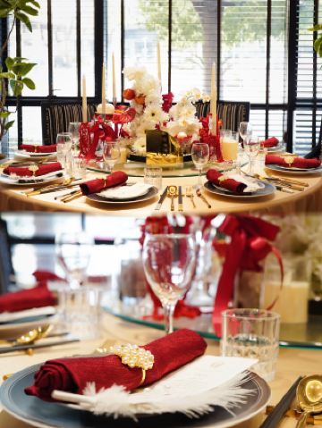 The "impossible triangle" of old-fashioned weddings has been realized by Bridal Elegance.