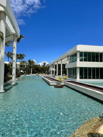 我在黃金海岸喜來登大幻影酒店的難忘住宿體驗：海濱天堂與潟湖奢華之旅🌴