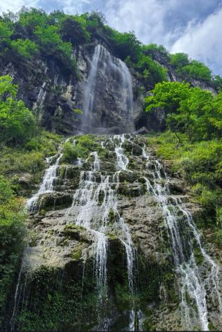 Listen to the whispering wind and wander through Tianyi Valley