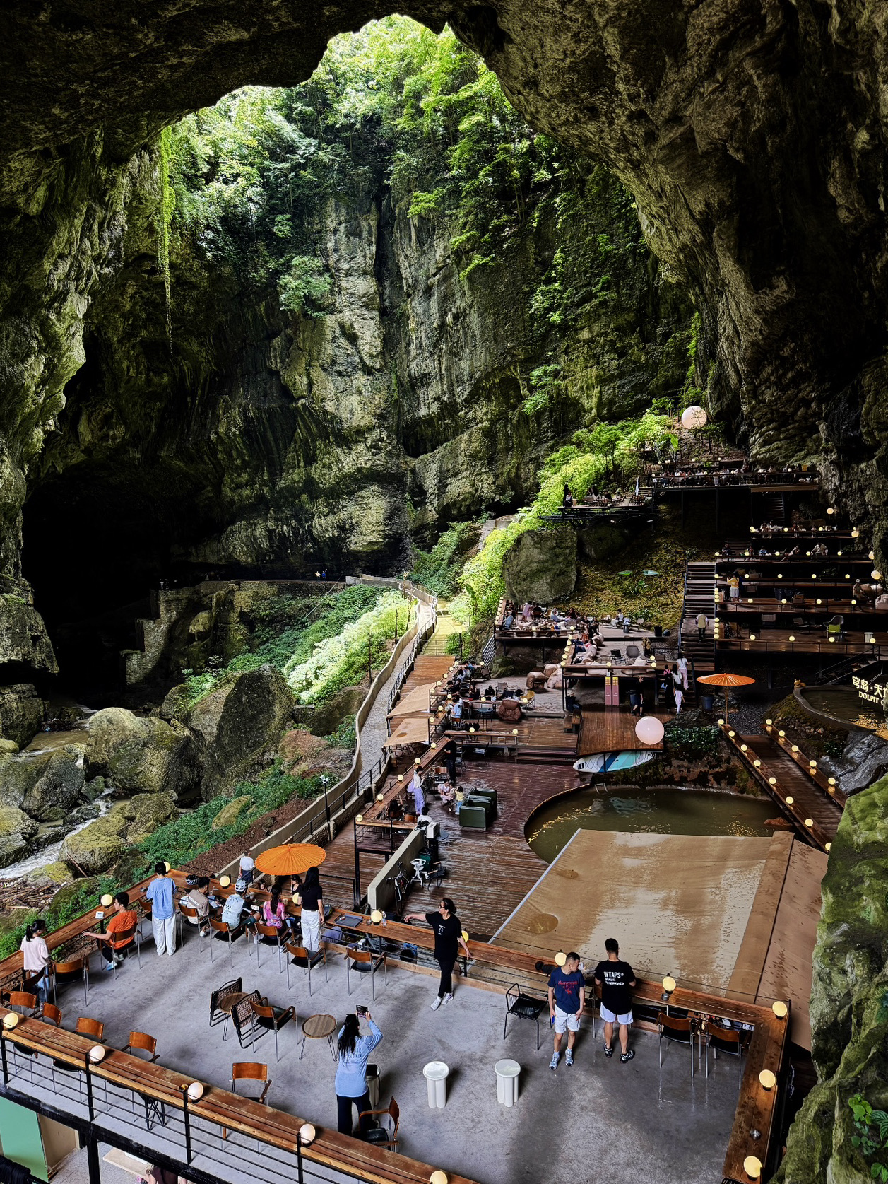 Coffee at the Heart of the Earth ☕🌍 How to Have a Drink Inside a Sinkhole in Guizhou