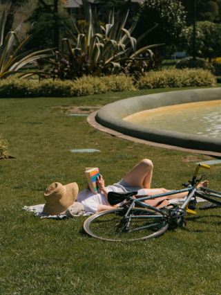 Melbourne Park Slacking Guide | Give yourself permission to "lie flat" for a while