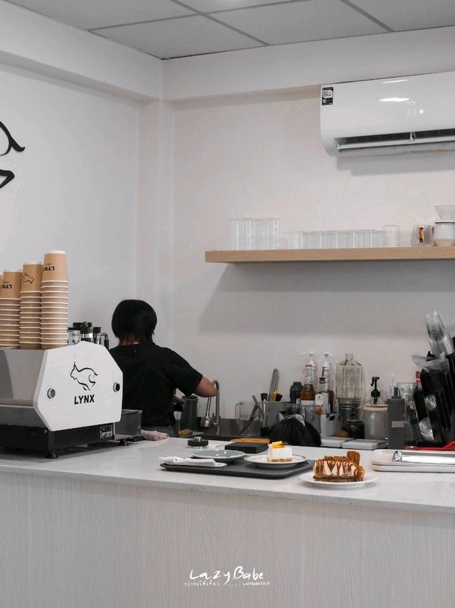 LYNX COFFEE สาขาโพธิ์นิมิตร โฮมคาเฟ่สไตล์โคซี่ๆ