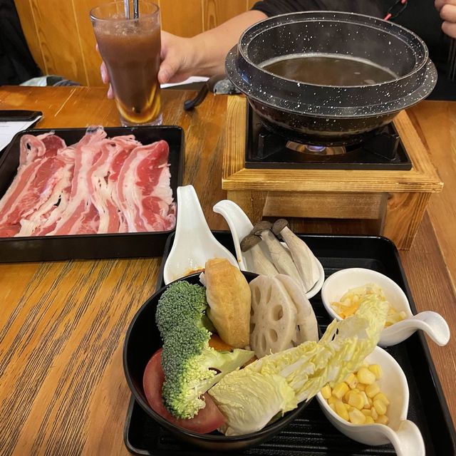 天氣凍嘆返個🇯🇵沖繩日式火鍋😋 天氣凍嘆返個🇯🇵沖繩日式火鍋😋