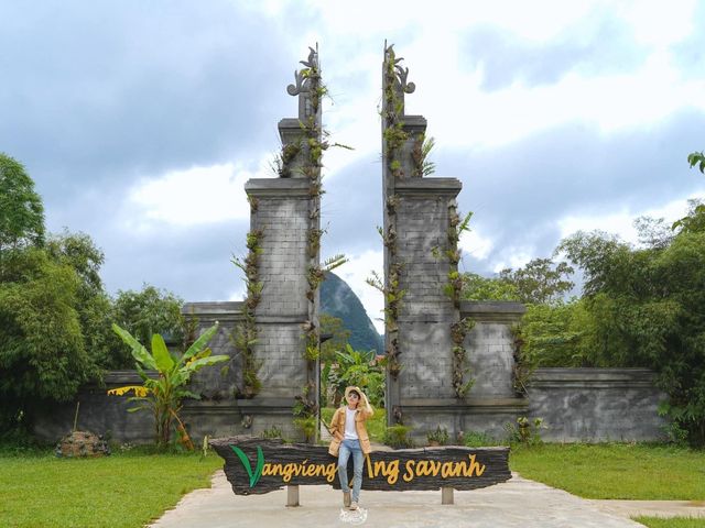 Vangvieng Angsavanh - ວັງວຽງອ່າງສະຫວັນ