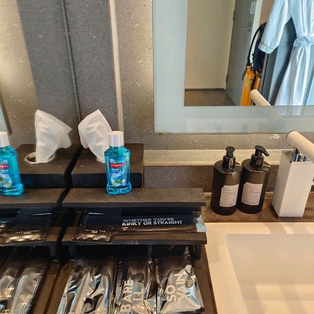 擁有高空泳池美景的香港W酒店