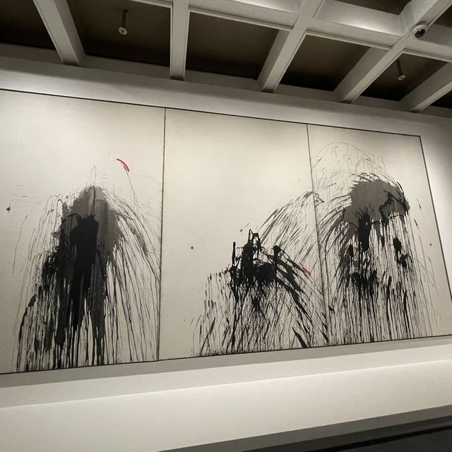尖沙咀-夜幕下的香港藝術館