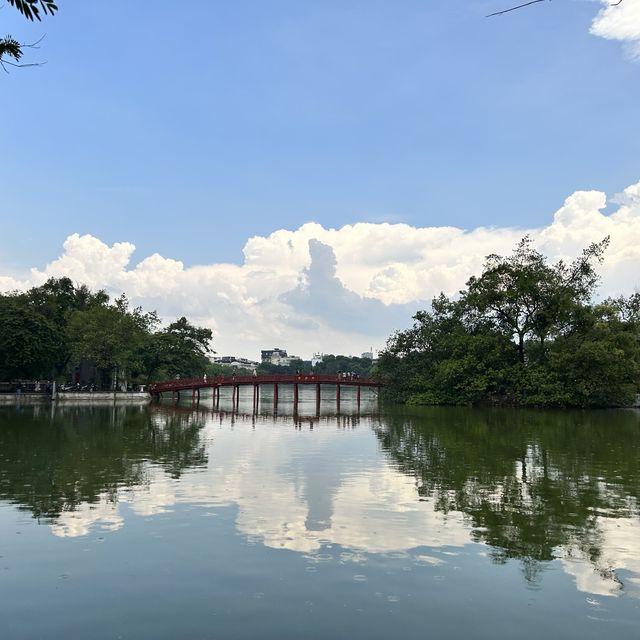🌳 เดินเที่ยวชมทะเลสาบฮหว่านเกี๊ยม ฮานอย ⛅ 